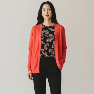 Women’s Cielo Size XL Coral long cardigan with 2 pockets in the front! EUC!!!